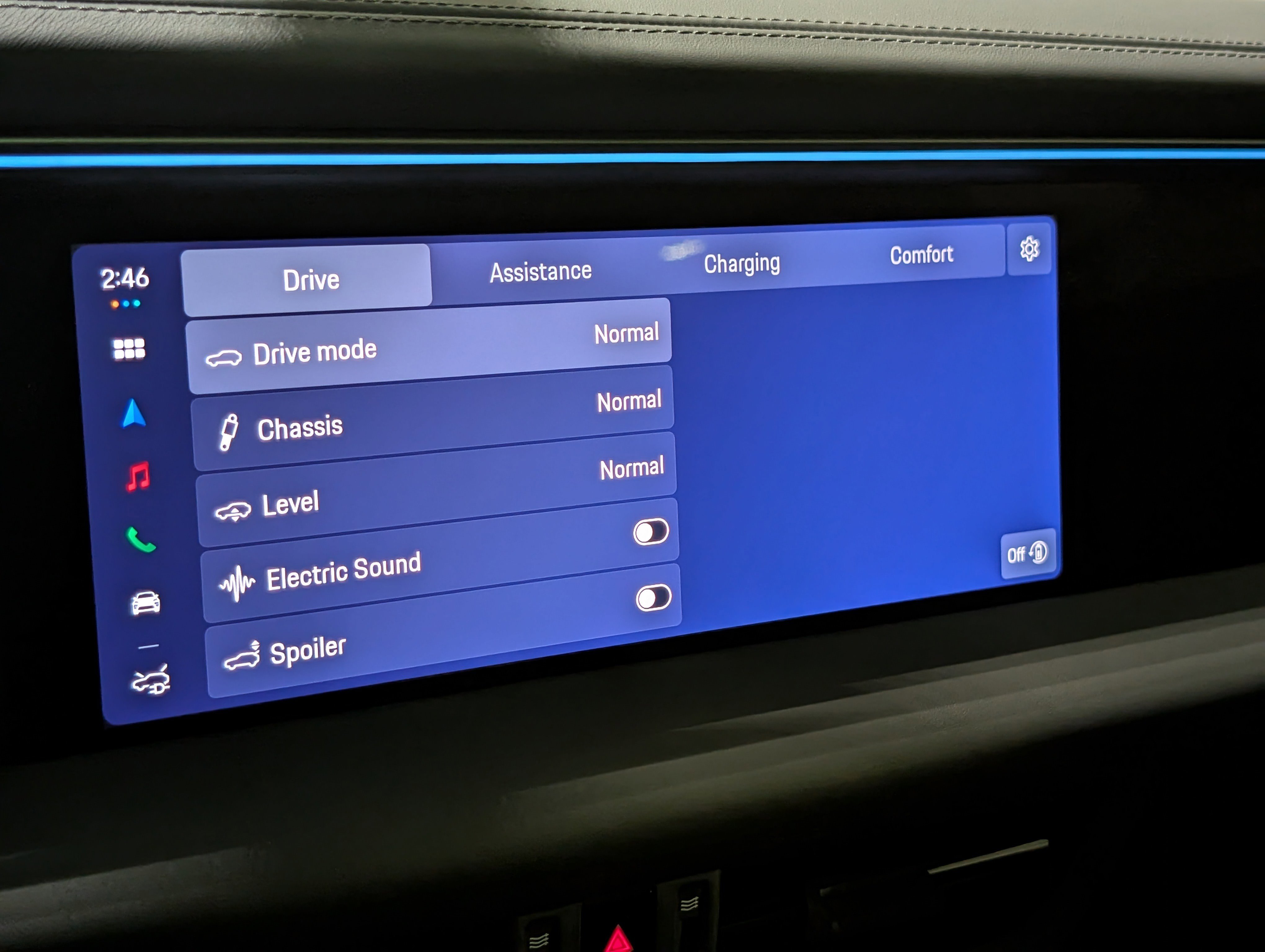 New 2026 Porsche Macan 4 Electric image 38