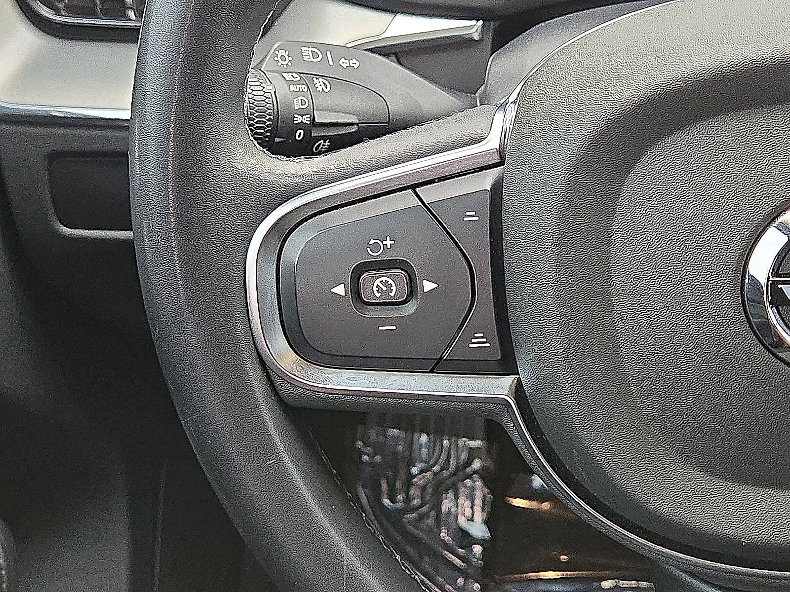 Used 2024 Volvo XC60 T8 Core AWD/4WD image 20