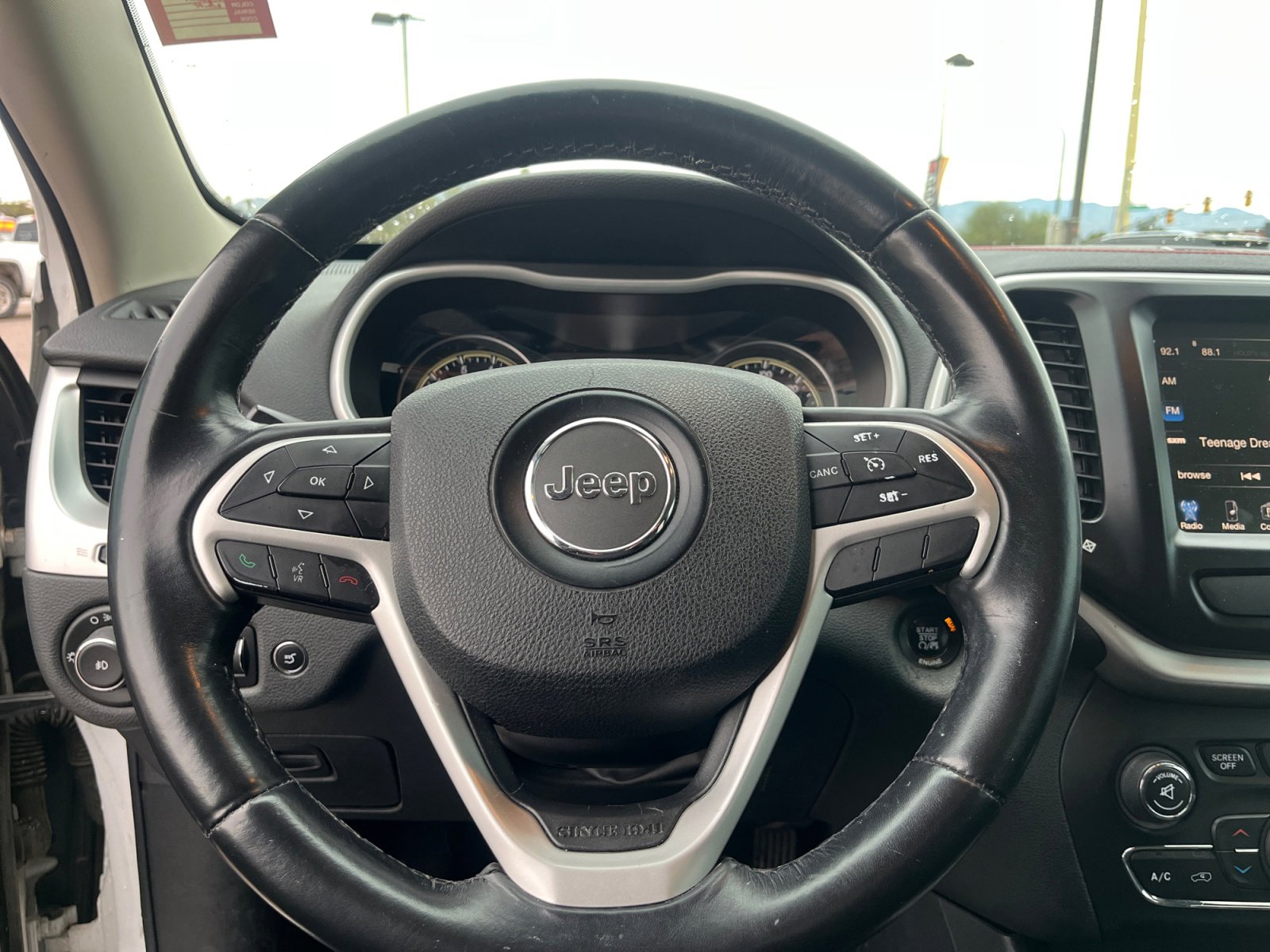 Used 2016 Jeep Cherokee Trailhawk w/ Comfort/Convenience Group image 9