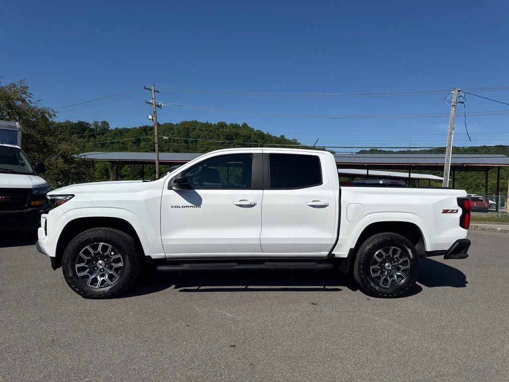 Certified 2023 Chevrolet Colorado Z71 w/ Z71 Convenience Package 2 AWD/4WD image 3