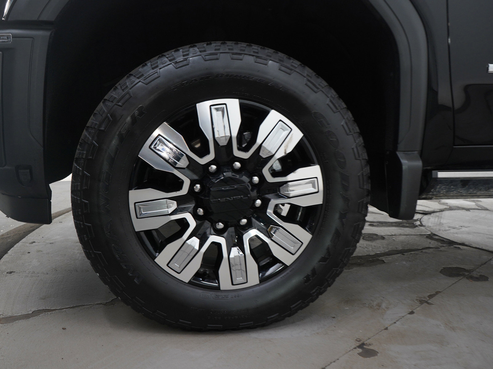 Used 2025 GMC Sierra 2500 Denali w/ Denali Reserve Package image 25