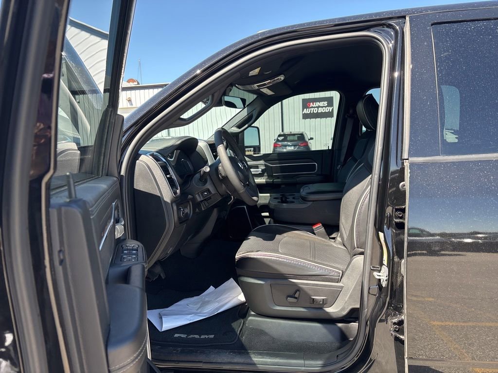 Used 2025 RAM 3500 Laramie w/ Max Tow Package AWD/4WD image 31