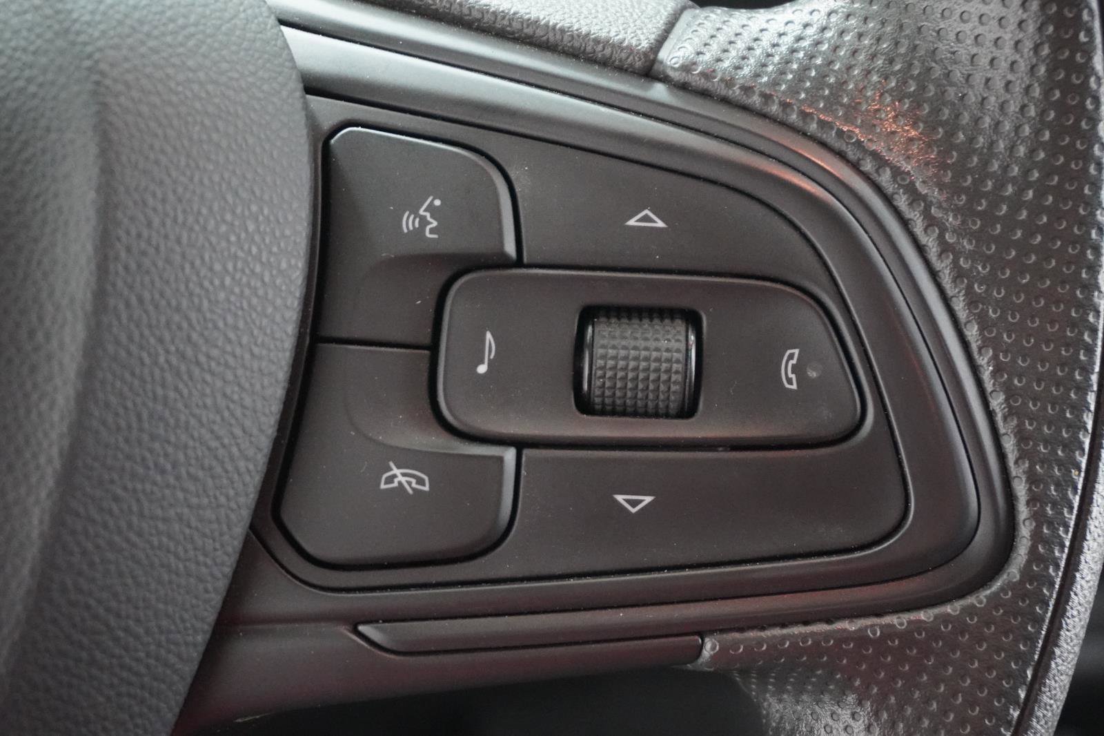 Used 2025 Buick Envista Preferred w/ Convenience II Package image 22