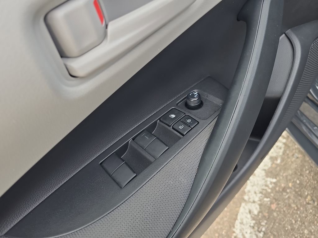 Used 2025 Toyota Corolla LE AWD/4WD image 13