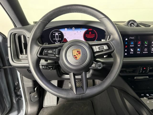 Used 2025 Porsche Cayenne Coupe AWD/4WD image 16