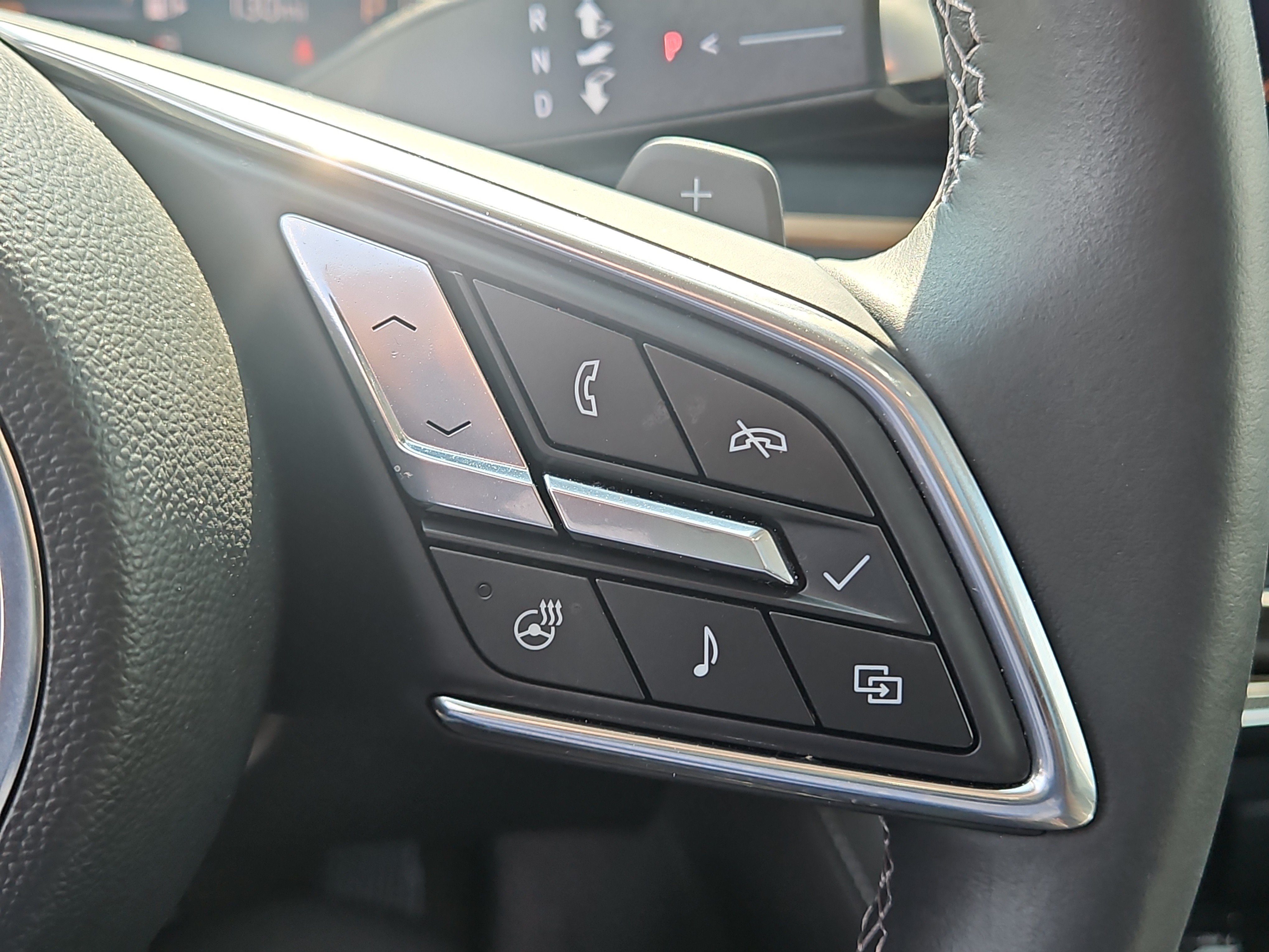Used 2025 Buick Envision Avenir AWD/4WD image 25