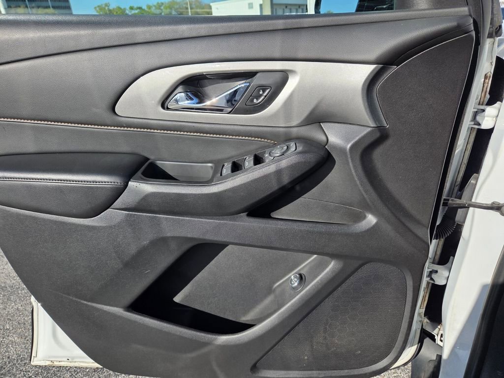 Used 2018 Chevrolet Traverse LT image 23