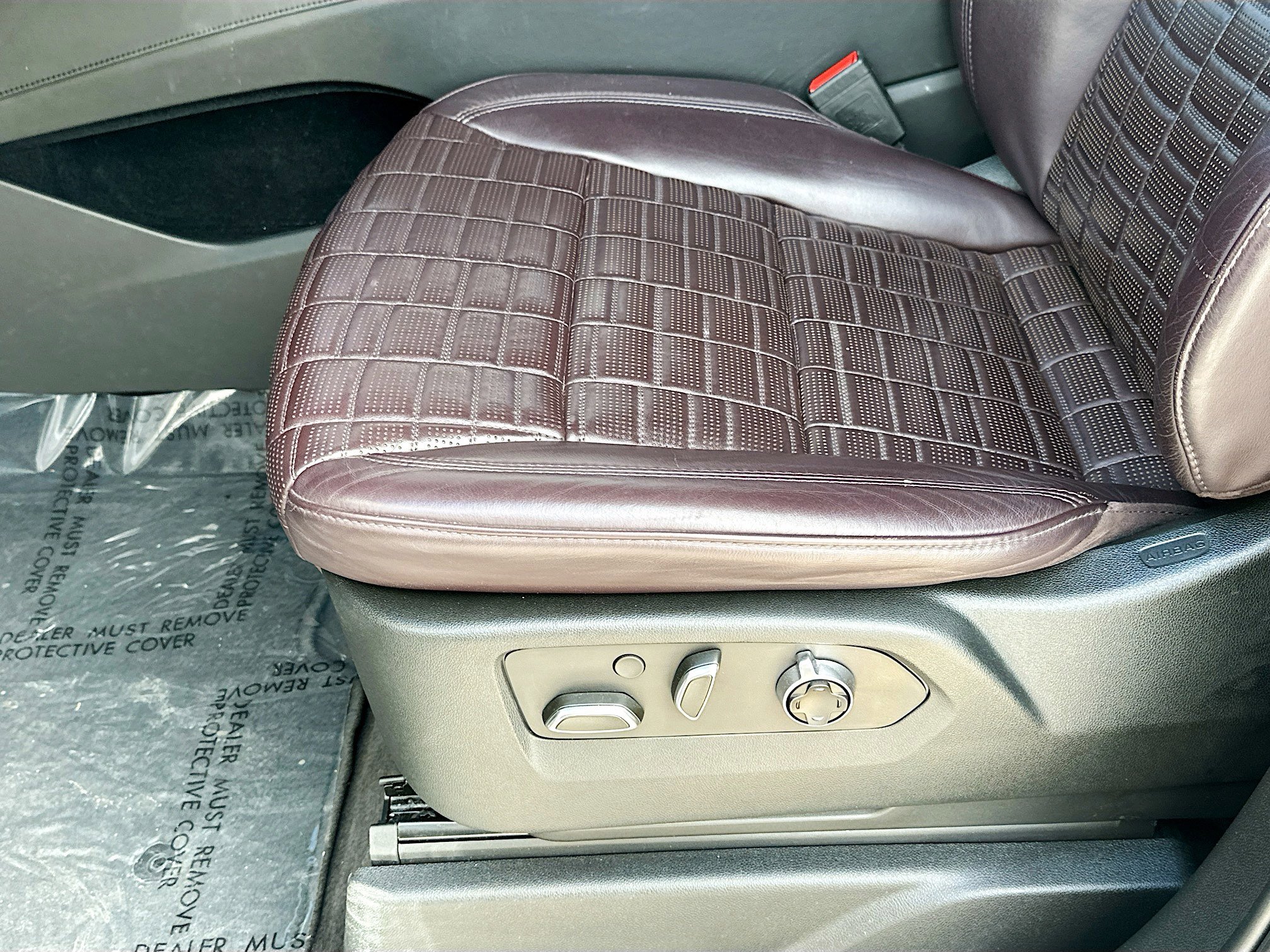 Used 2022 Cadillac Escalade ESV Sport Platinum w/ LPO, ONYX Package image 19