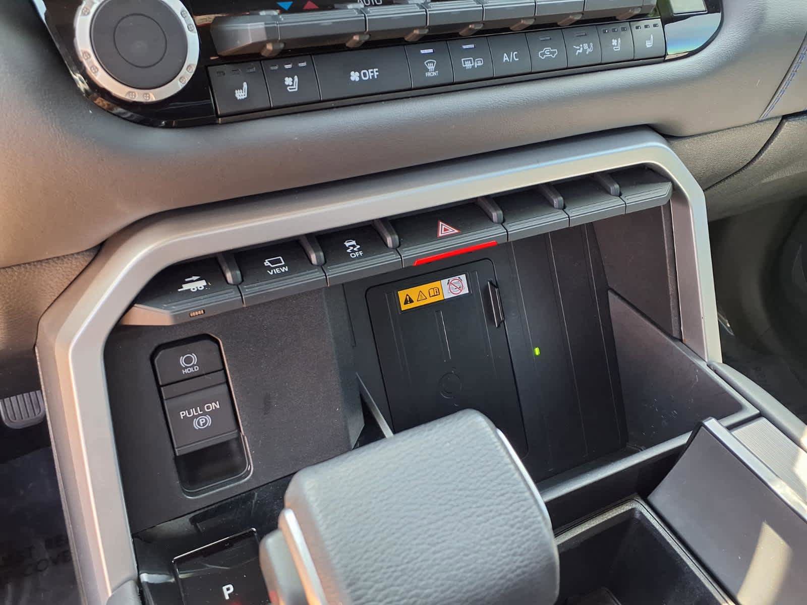 Used 2024 Toyota Tundra Platinum AWD/4WD image 27