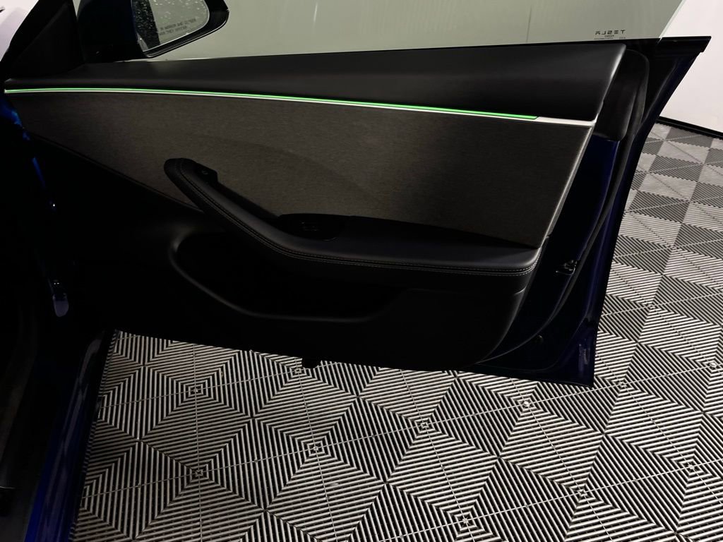 Used 2025 Tesla Model 3 Long Range image 31