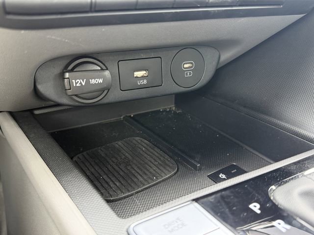Used 2025 Hyundai Elantra SEL image 20
