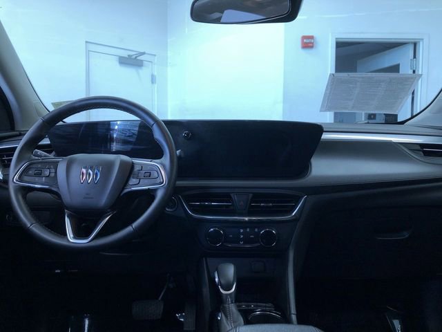 Used 2025 Buick Encore GX Preferred AWD/4WD image 18