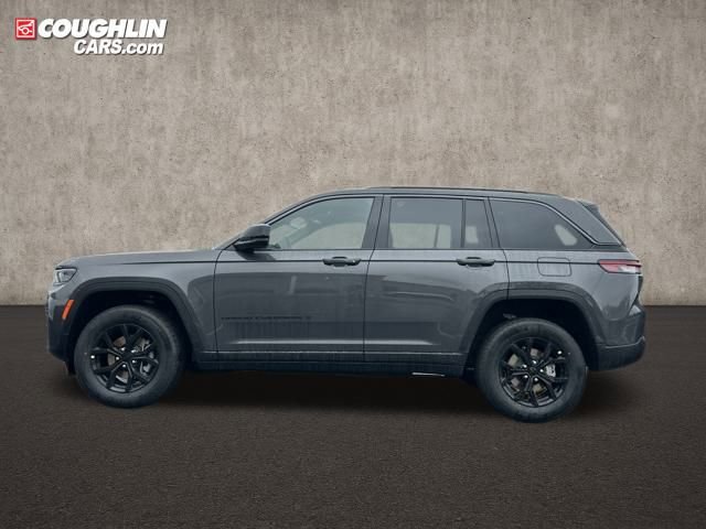 New 2026 Jeep Grand Cherokee Laredo image 4