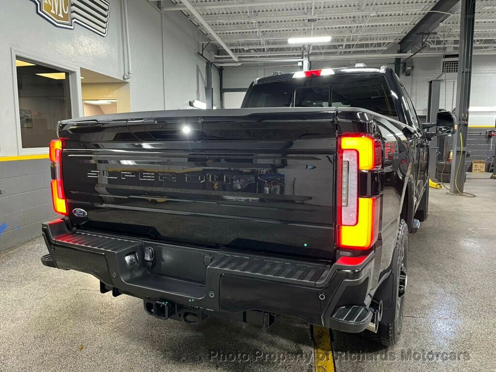 Used 2026 Ford F250 Platinum w/ FX4 Off-Road Package image 4