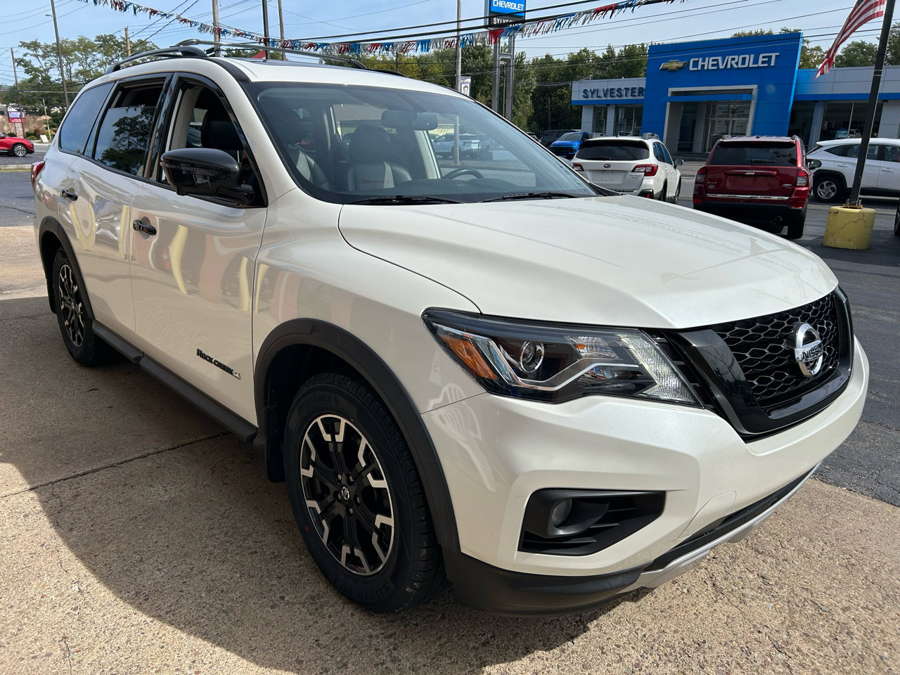 Used 2020 Nissan Pathfinder SL image 9