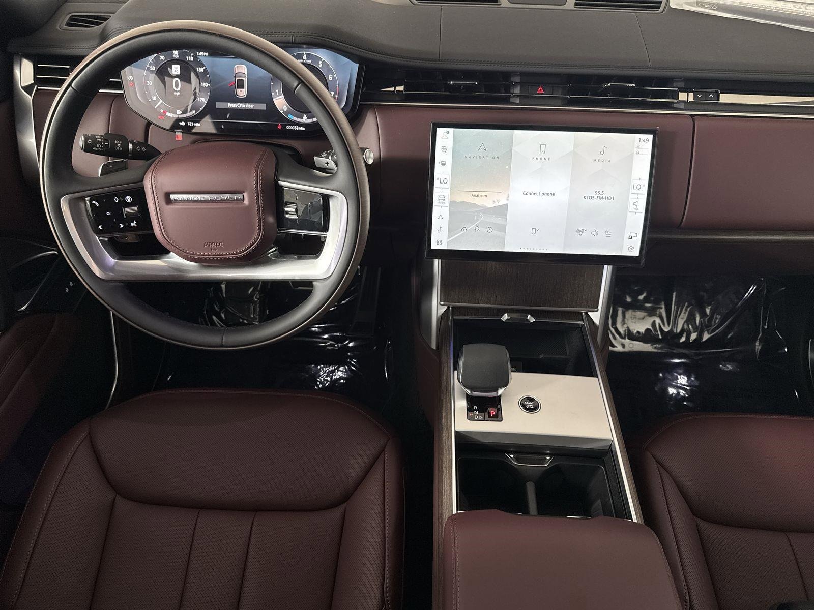 New 2025 Land Rover Range Rover SE image 11