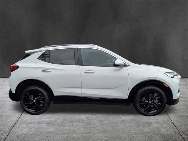 Used 2024 Buick Encore GX Sport Touring image 3