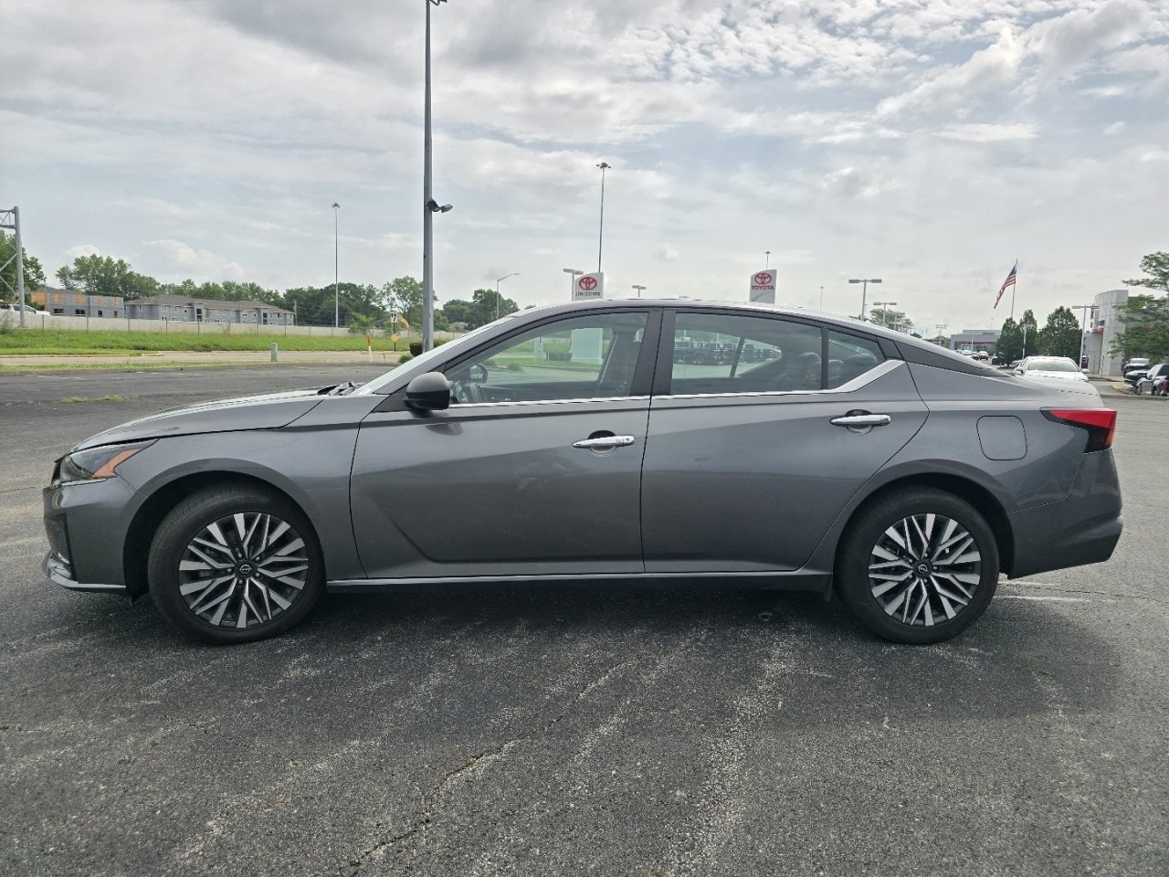 Used 2024 Nissan Altima 2.5 SV AWD/4WD image 10