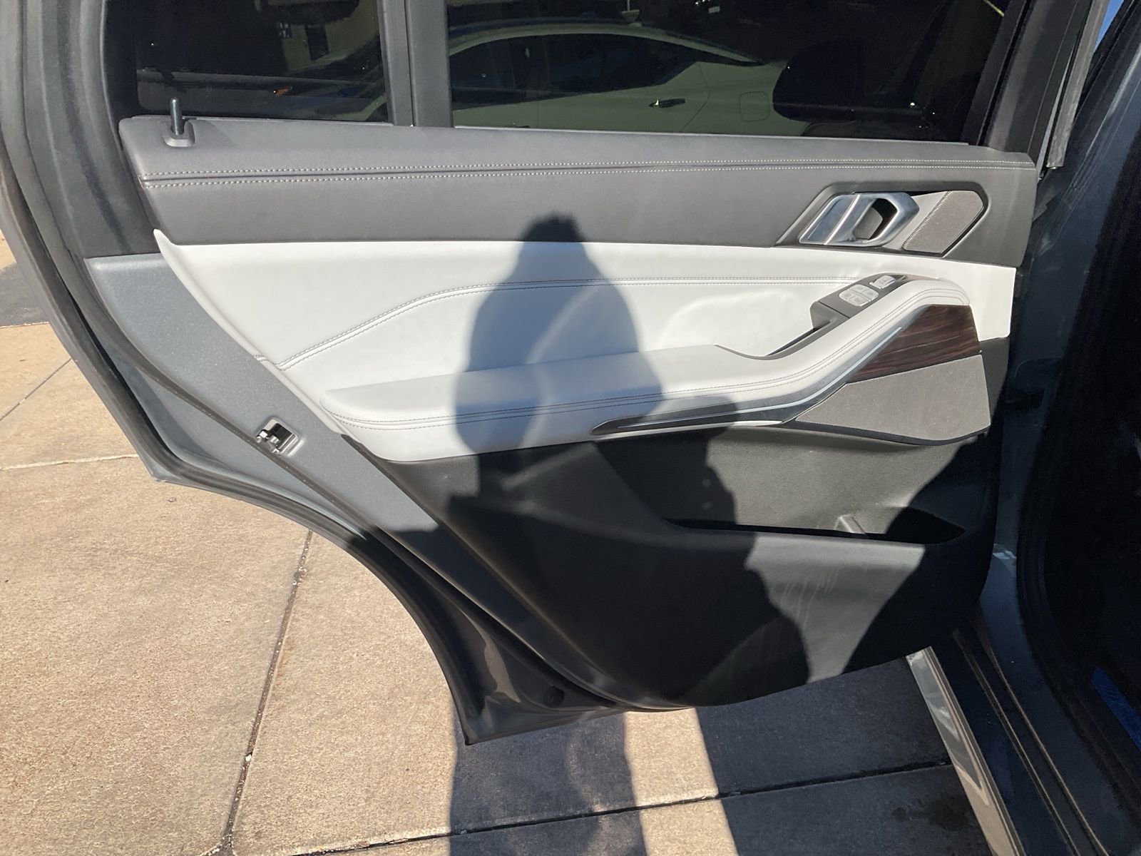 Used 2023 BMW X7 xDrive40i w/ Dynamic Handling Package image 23