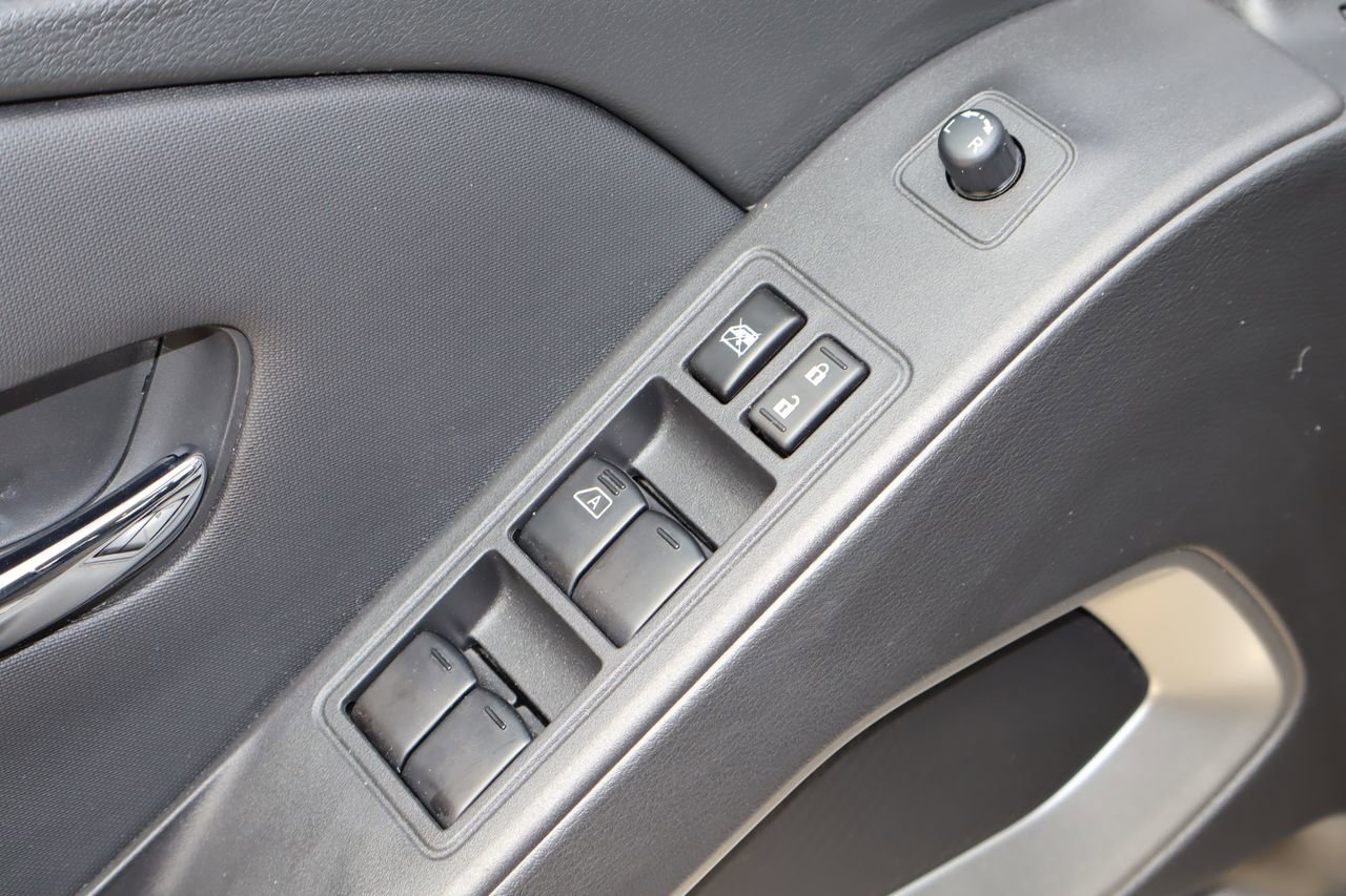 Used 2023 Nissan Frontier SV w/ SV Premium Package RWD image 22