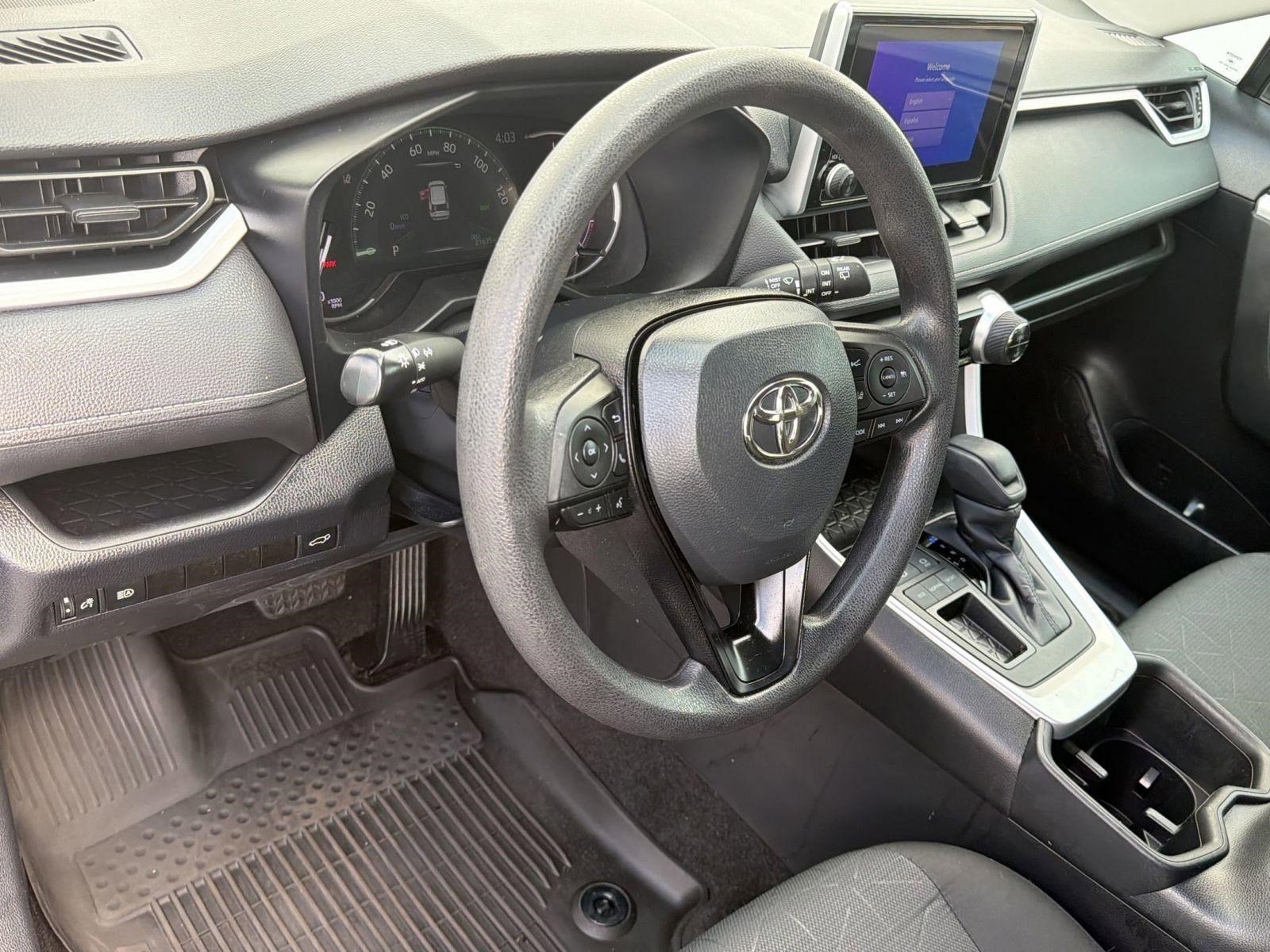 Certified 2023 Toyota RAV4 XLE w/ Convenience Package FWD image 4