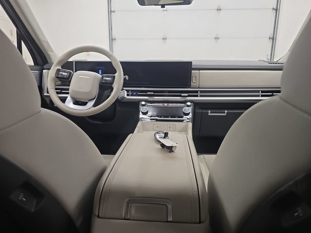 Used 2025 Hyundai Santa Fe SEL FWD image 13