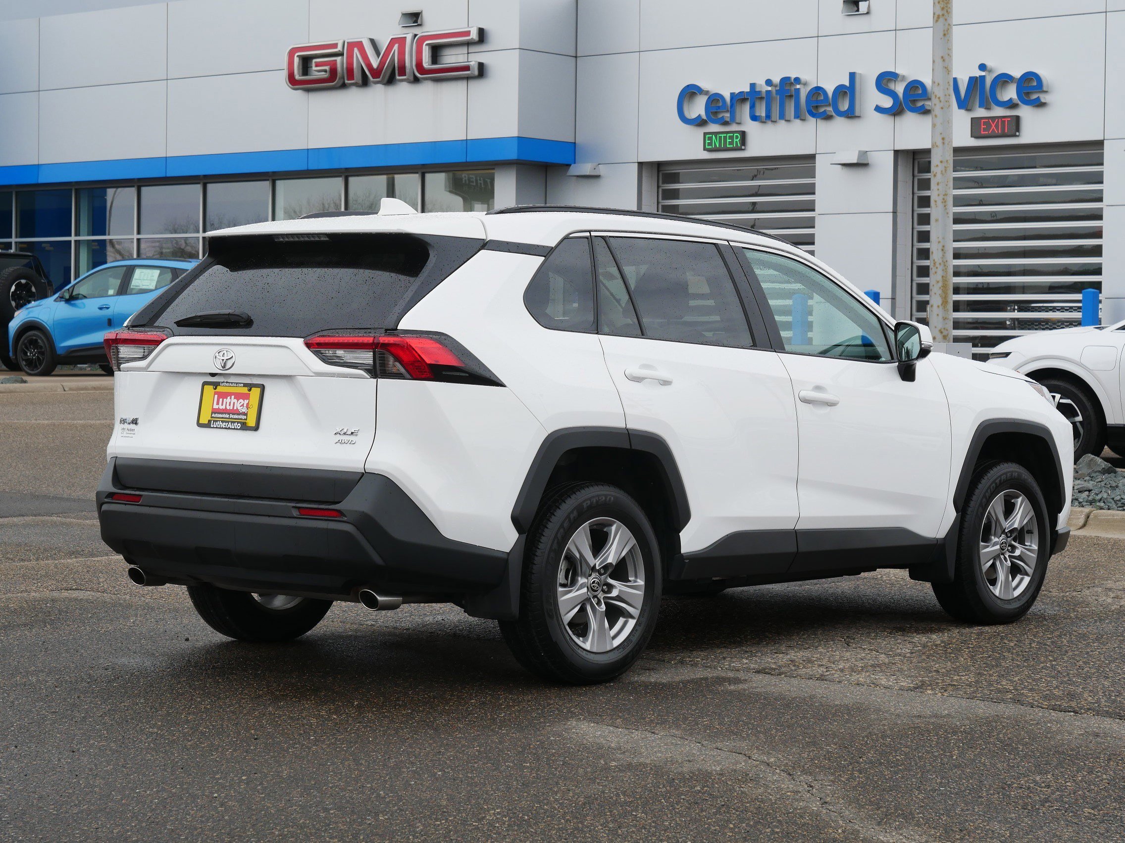 Used 2022 Toyota RAV4 XLE w/ Convenience Package AWD/4WD image 7