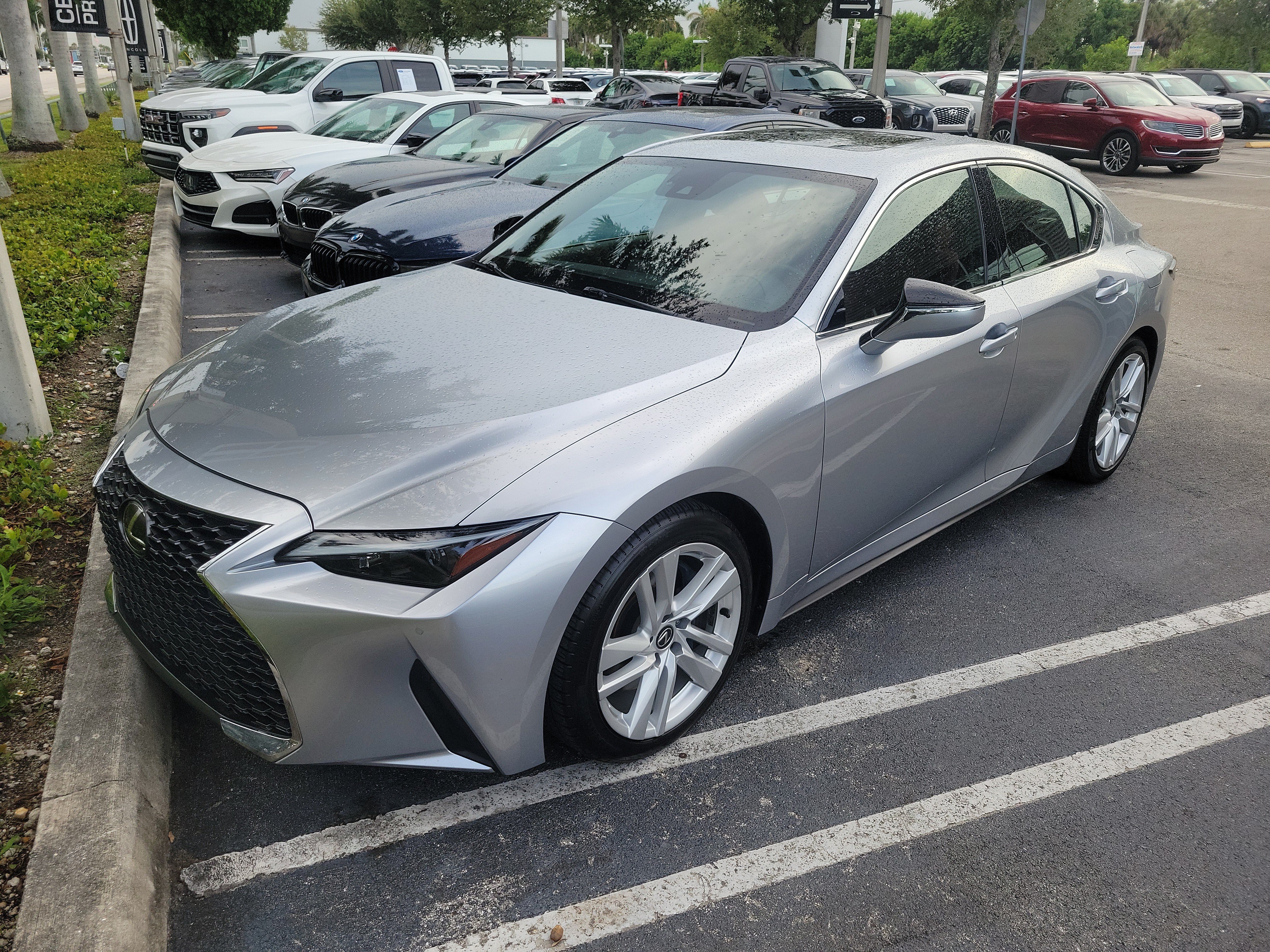 Used 2025 Lexus IS 300 w/ Comfort Package RWD image 16