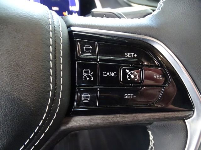 Certified 2023 Jeep Grand Cherokee Overland AWD/4WD image 8