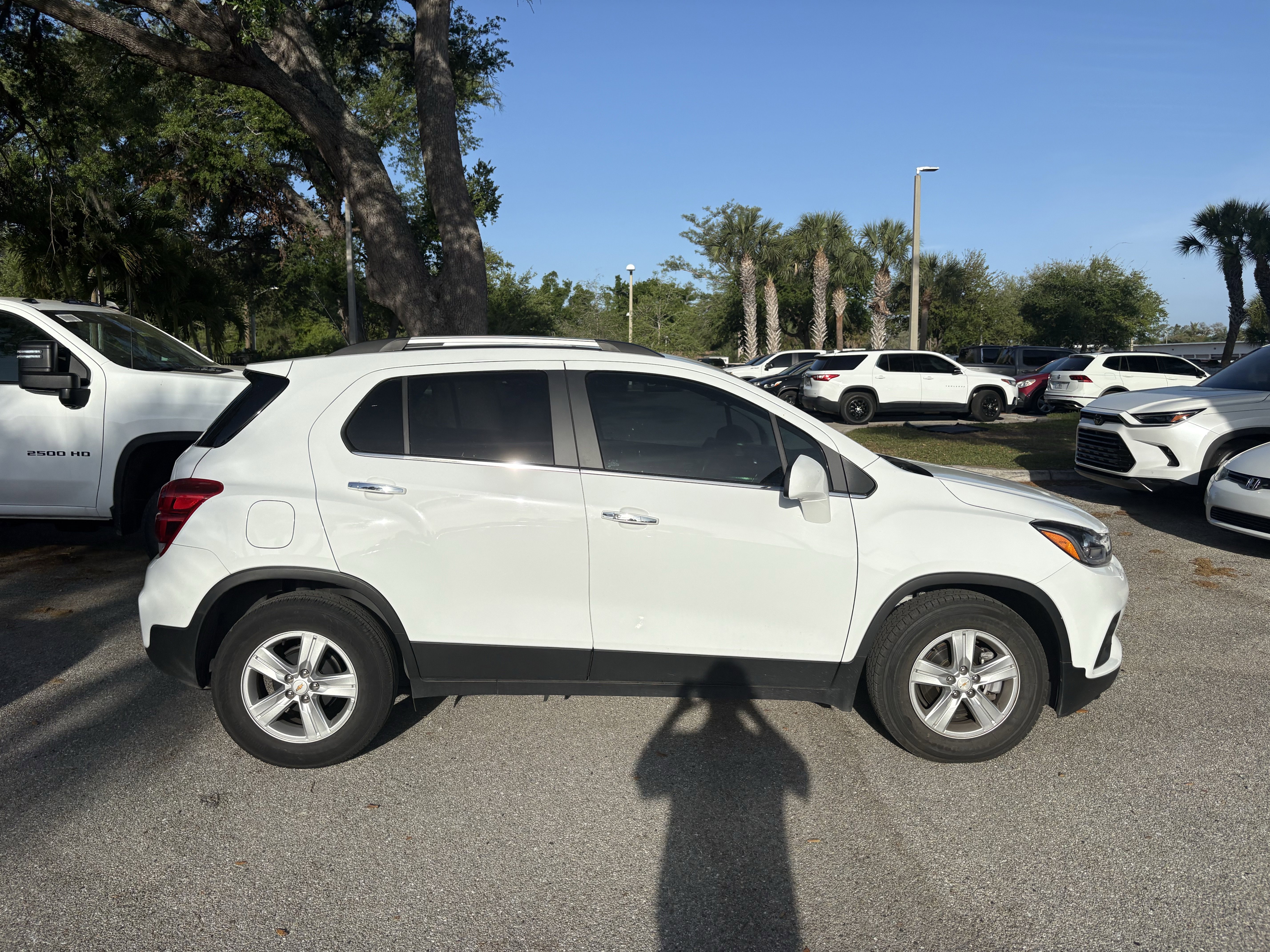 Used 2019 Chevrolet Trax LT w/ LT Convenience Package image 8