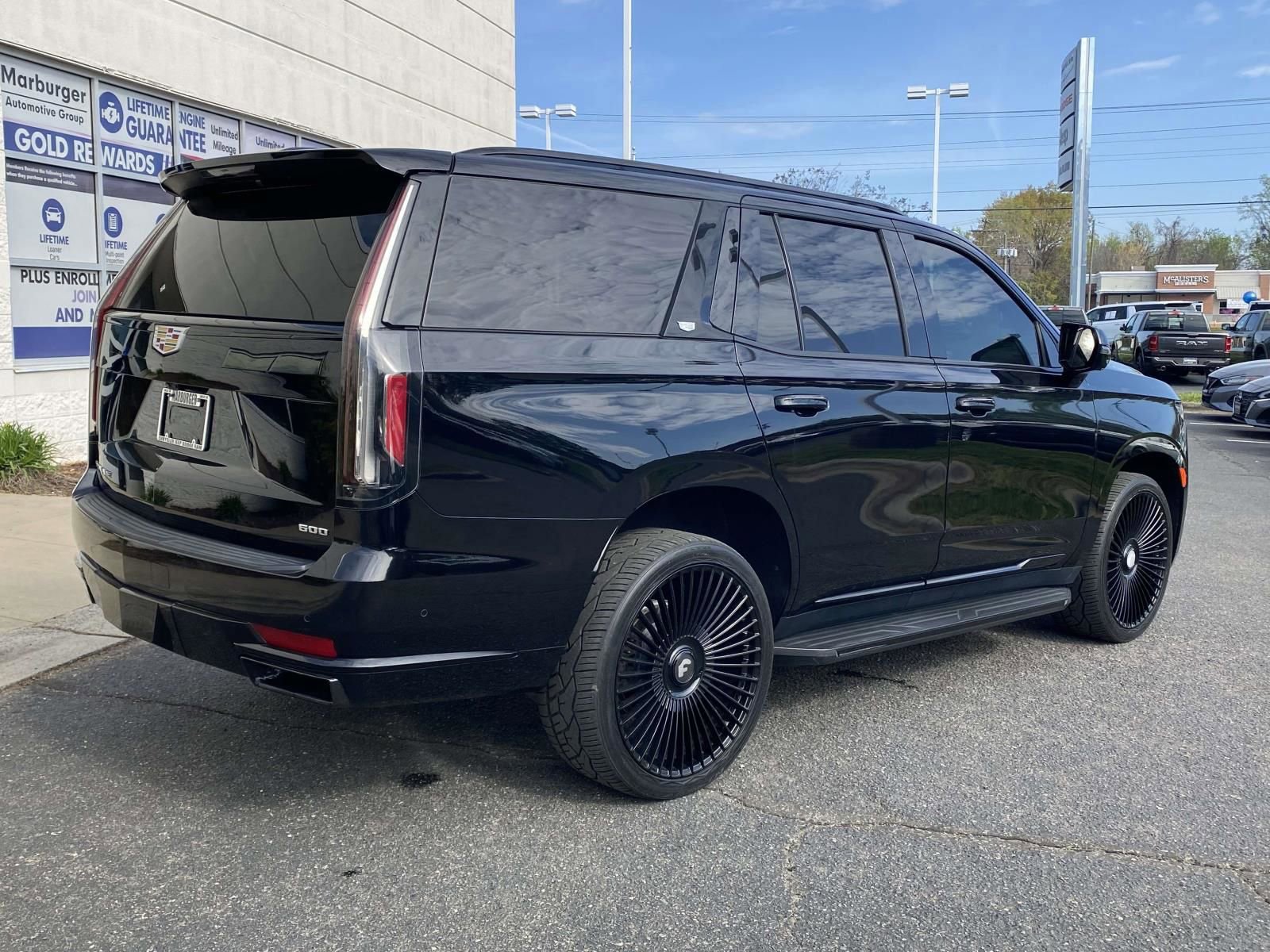 Used 2021 Cadillac Escalade Sport w/ LPO, ONYX Package image 7