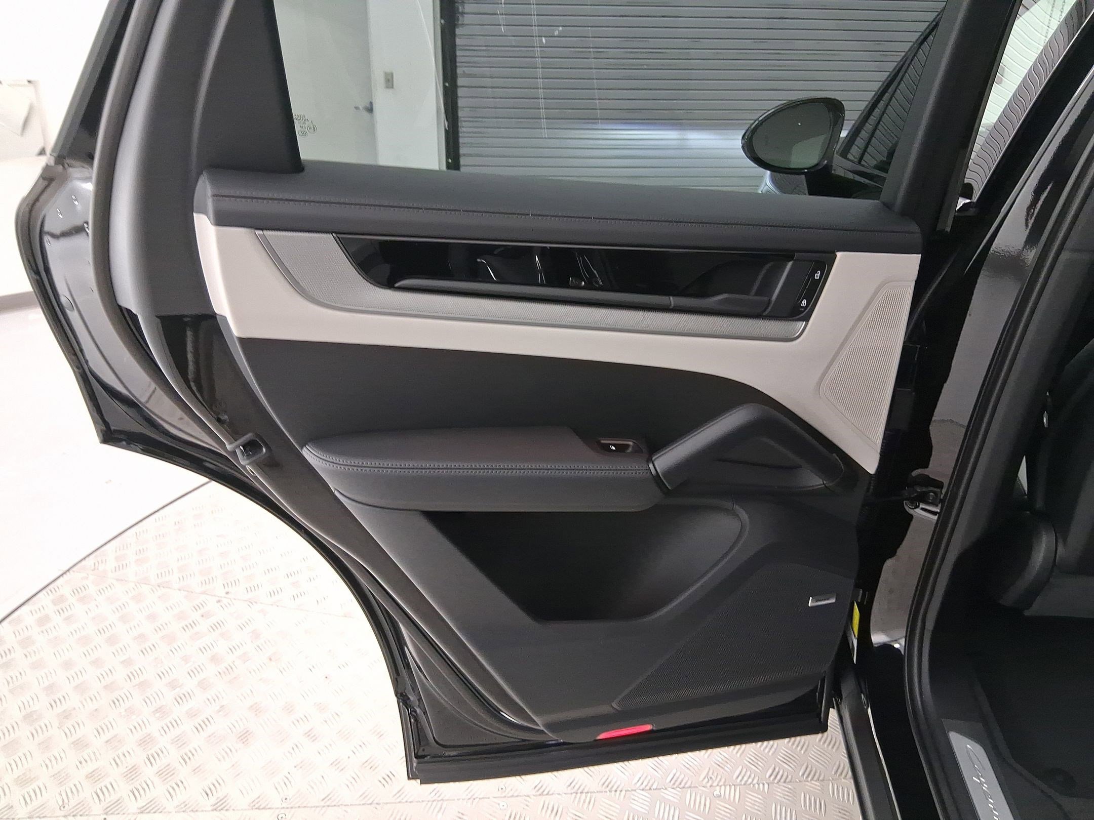 New 2026 Porsche Cayenne S image 30