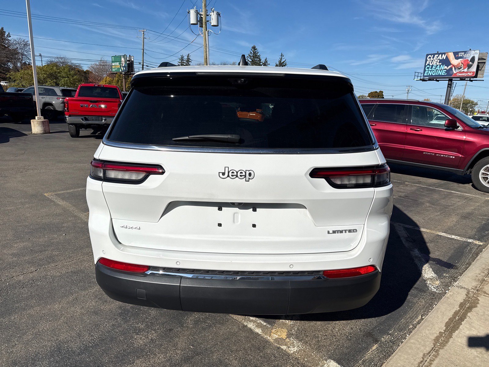 Used 2025 Jeep Grand Cherokee L Limited w/ Luxury Tech Group II AWD/4WD image 4