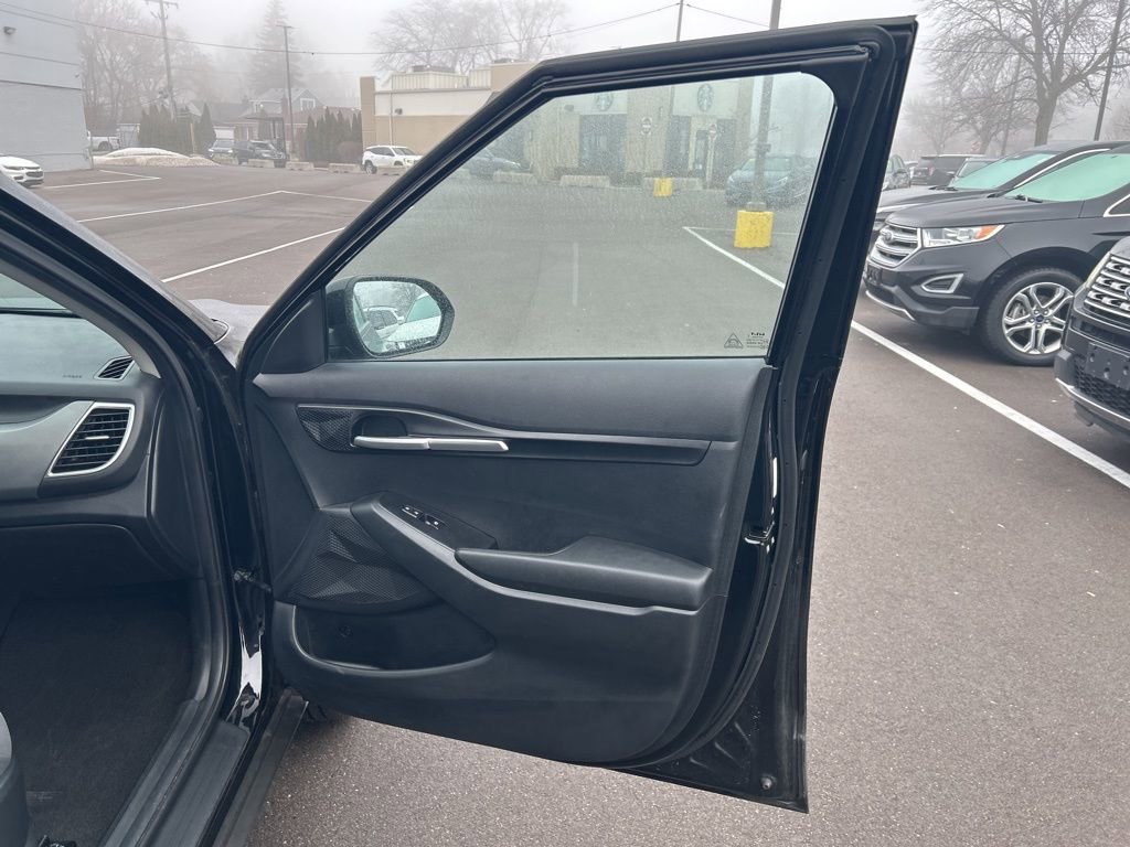 Used 2023 Kia Seltos LX image 16