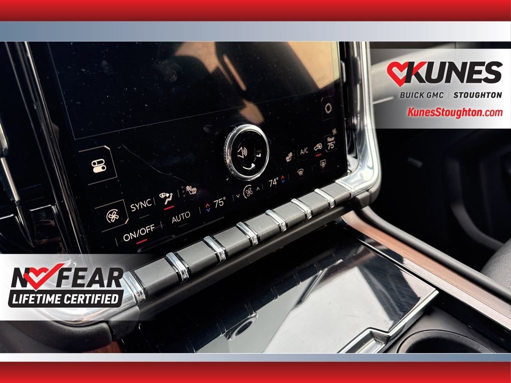 Used 2025 GMC Yukon Denali image 29