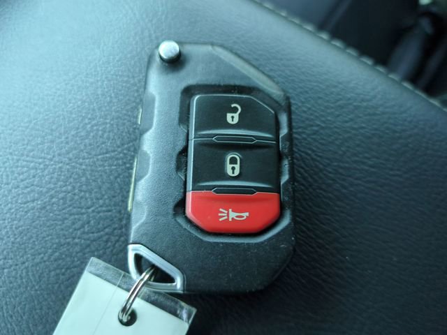 Used 2021 Jeep Wrangler Unlimited Sahara image 33