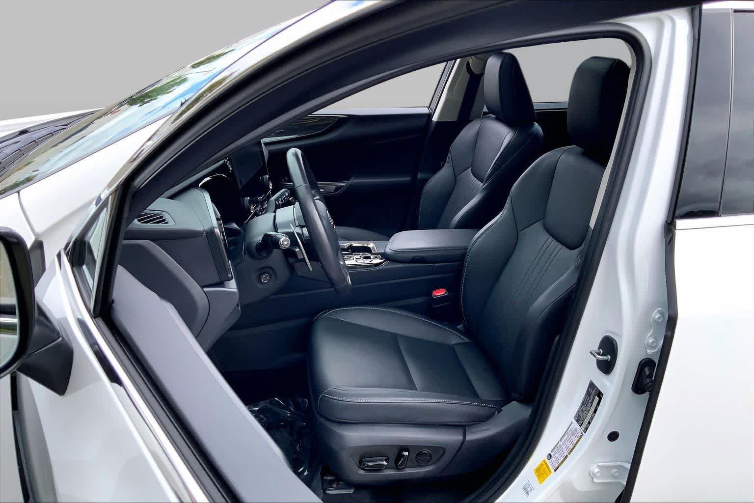 Certified 2026 Lexus NX 350h AWD w/ Accessory Package (Z1) image 8