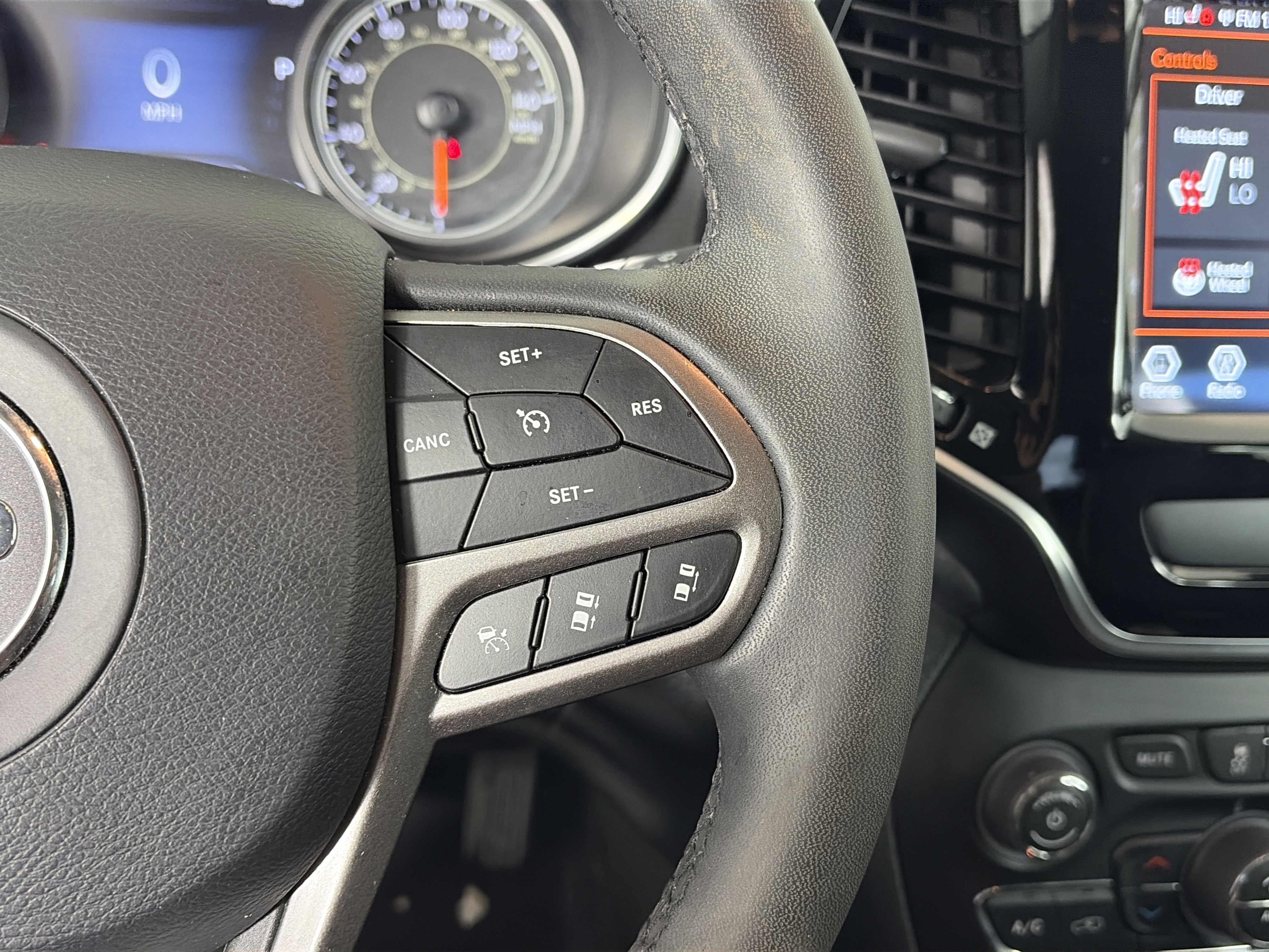 Used 2022 Jeep Cherokee Limited image 31