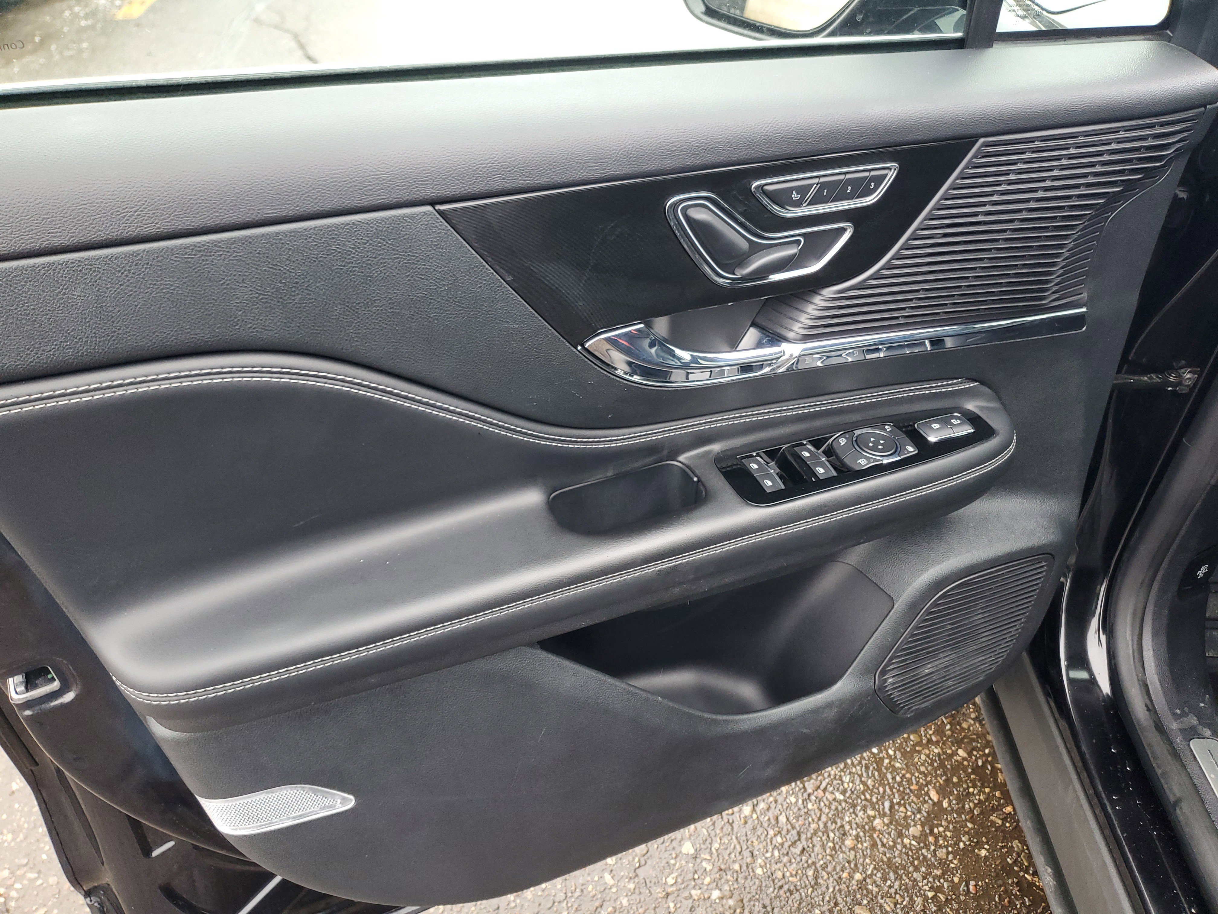 Certified 2022 Lincoln Corsair AWD w/ Premium Package image 10