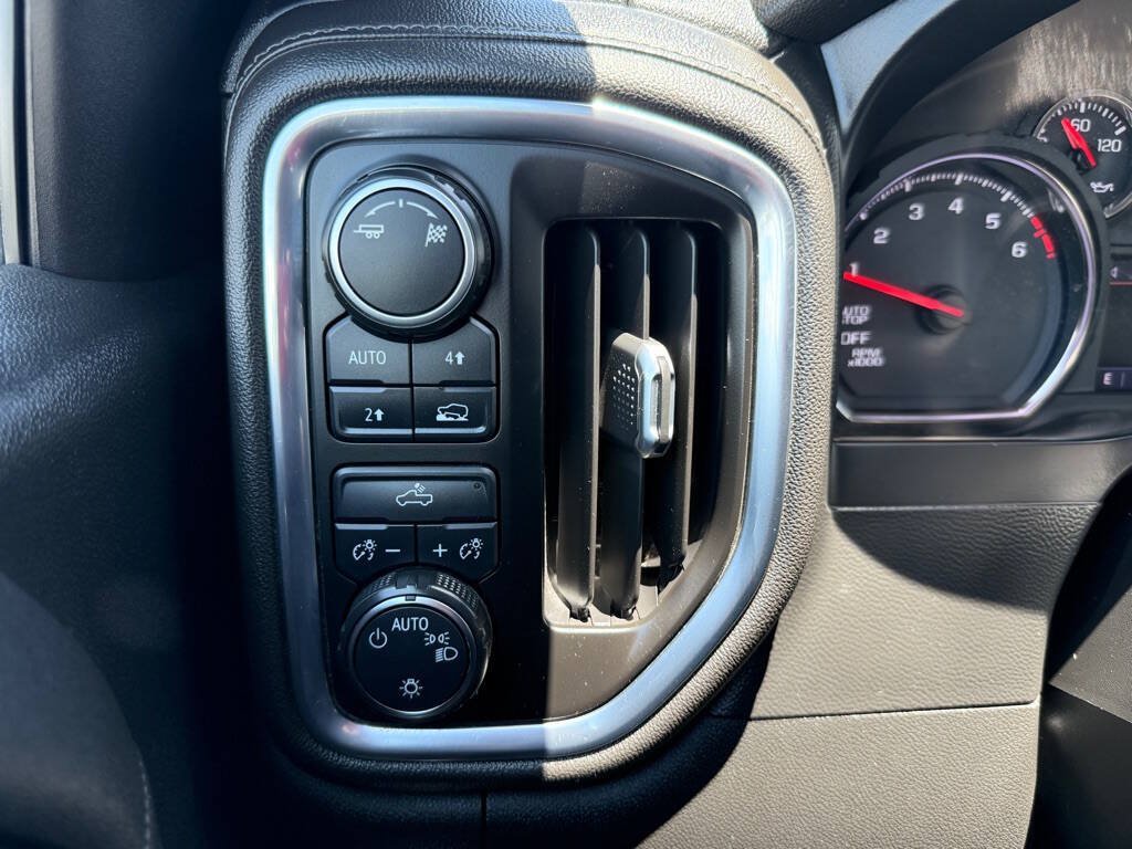 Used 2019 Chevrolet Silverado 1500 LT AWD/4WD image 14