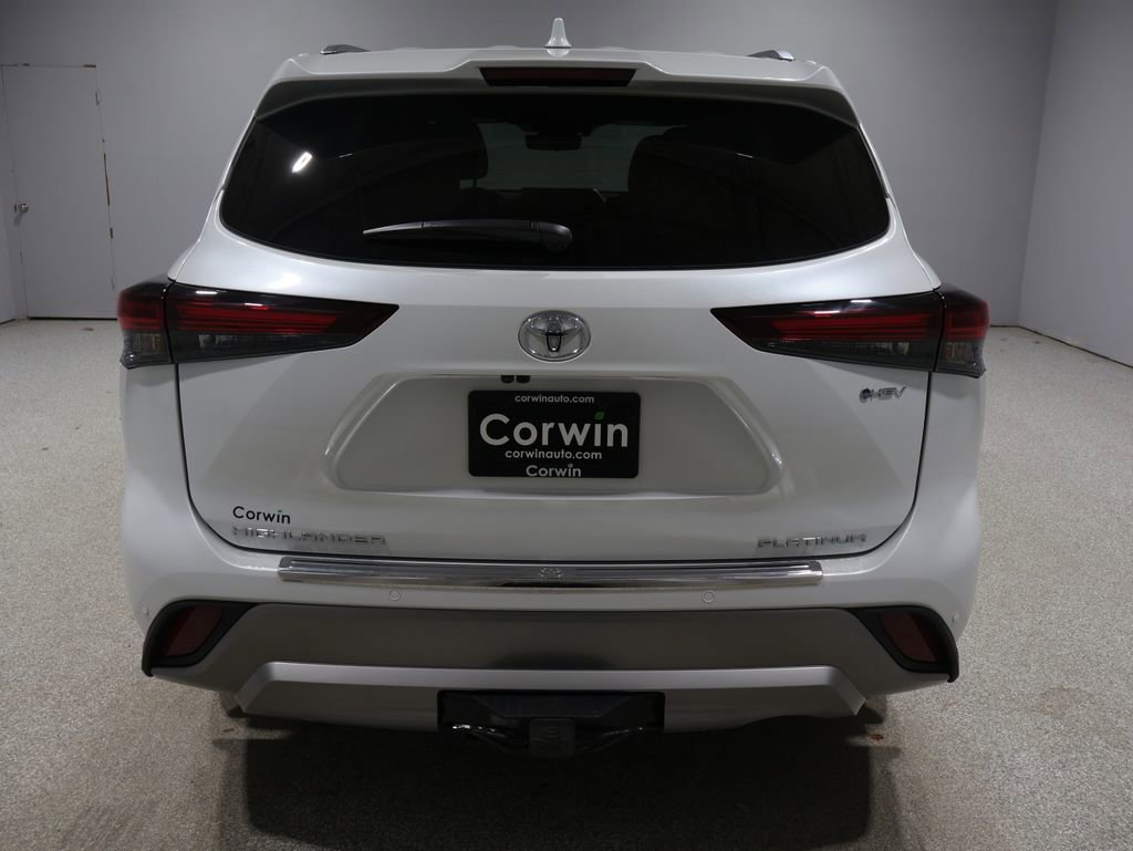 Used 2025 Toyota Highlander Platinum video 3