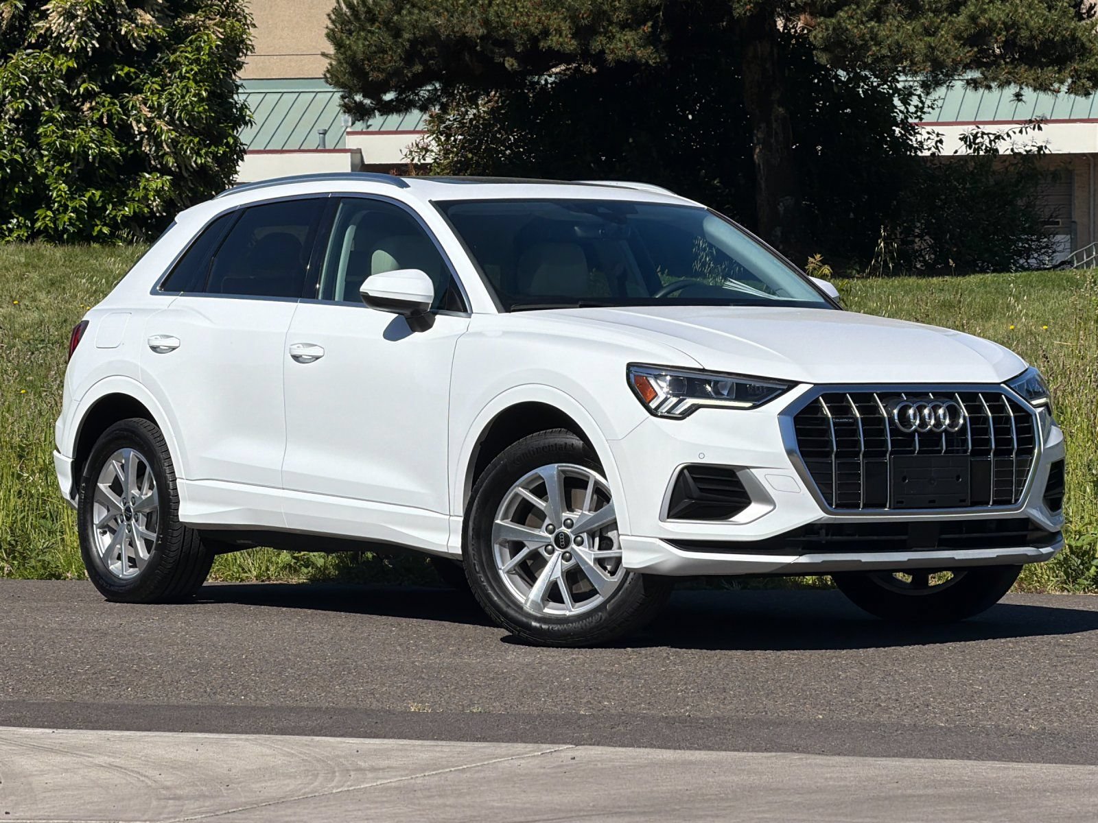 Used 2024 Audi Q3 2.0T Premium AWD/4WD video 1