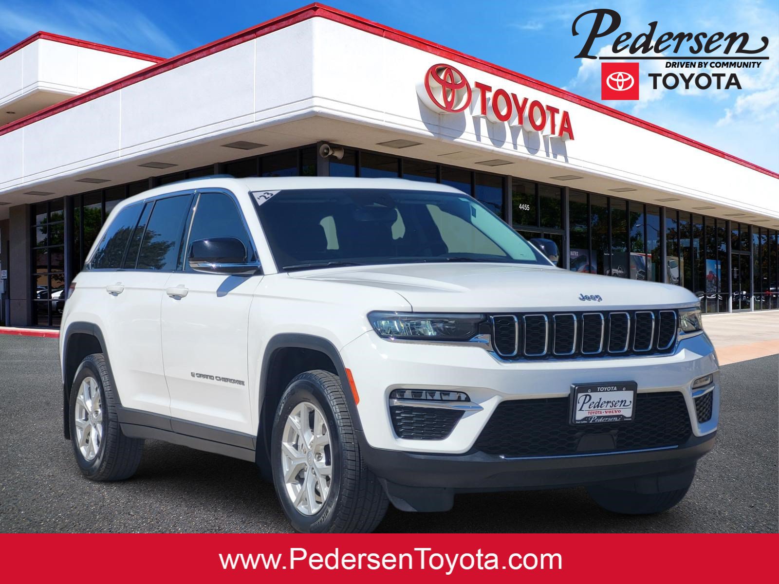 Used 2023 Jeep Grand Cherokee Limited w/ Trailer Tow Prep Group (B)
