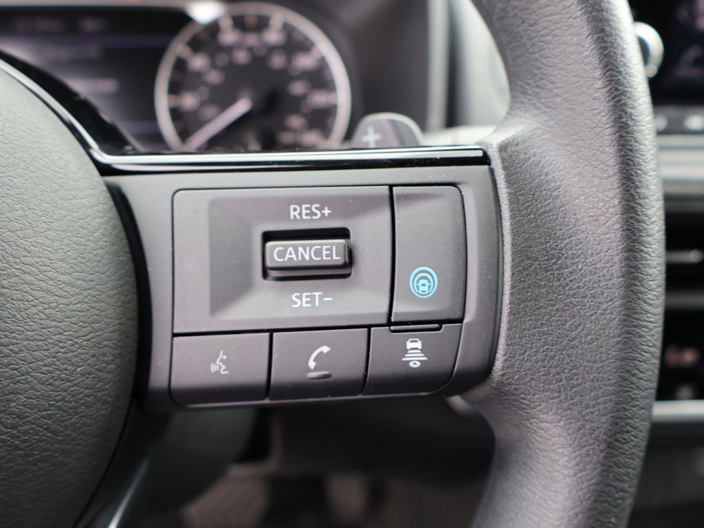 Used 2023 Nissan Rogue SV FWD image 40