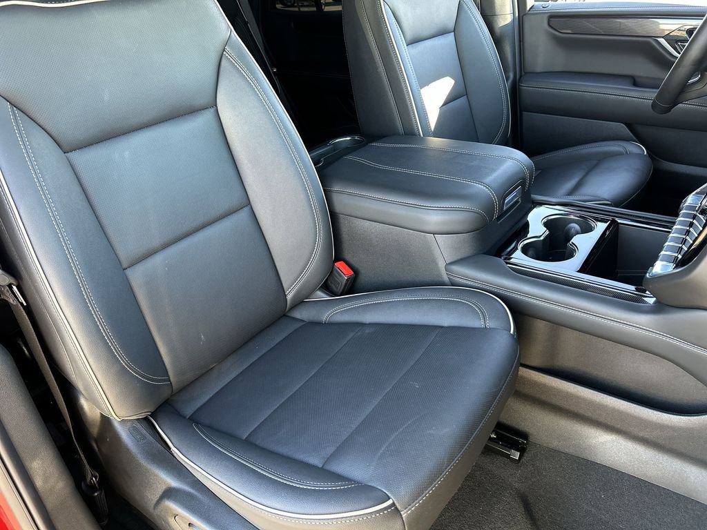 Used 2025 GMC Yukon Elevation image 28