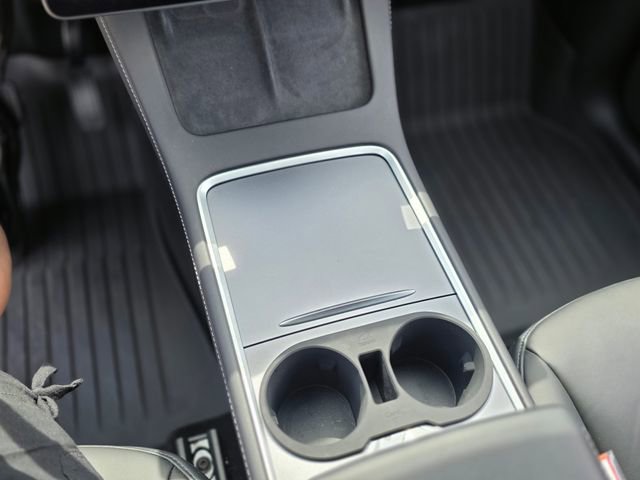 Used 2024 Tesla Model Y Long Range image 30