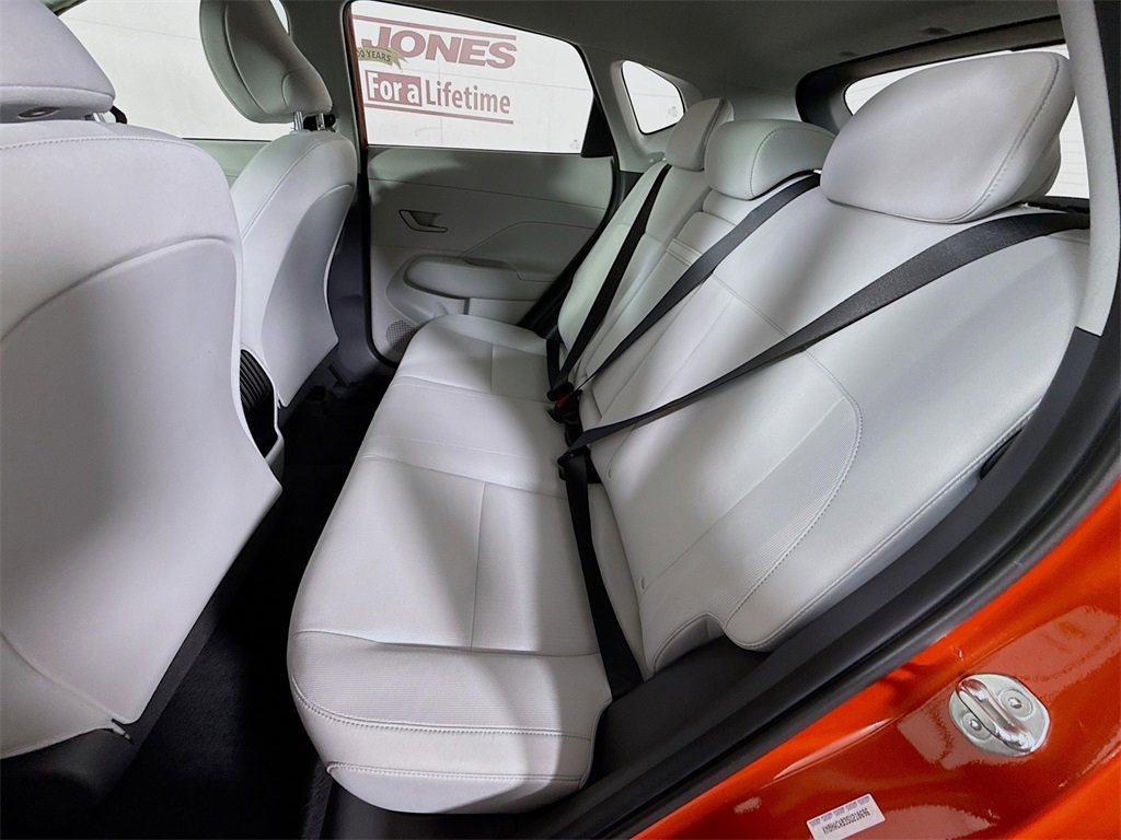 Certified 2025 Hyundai Kona SE image 27