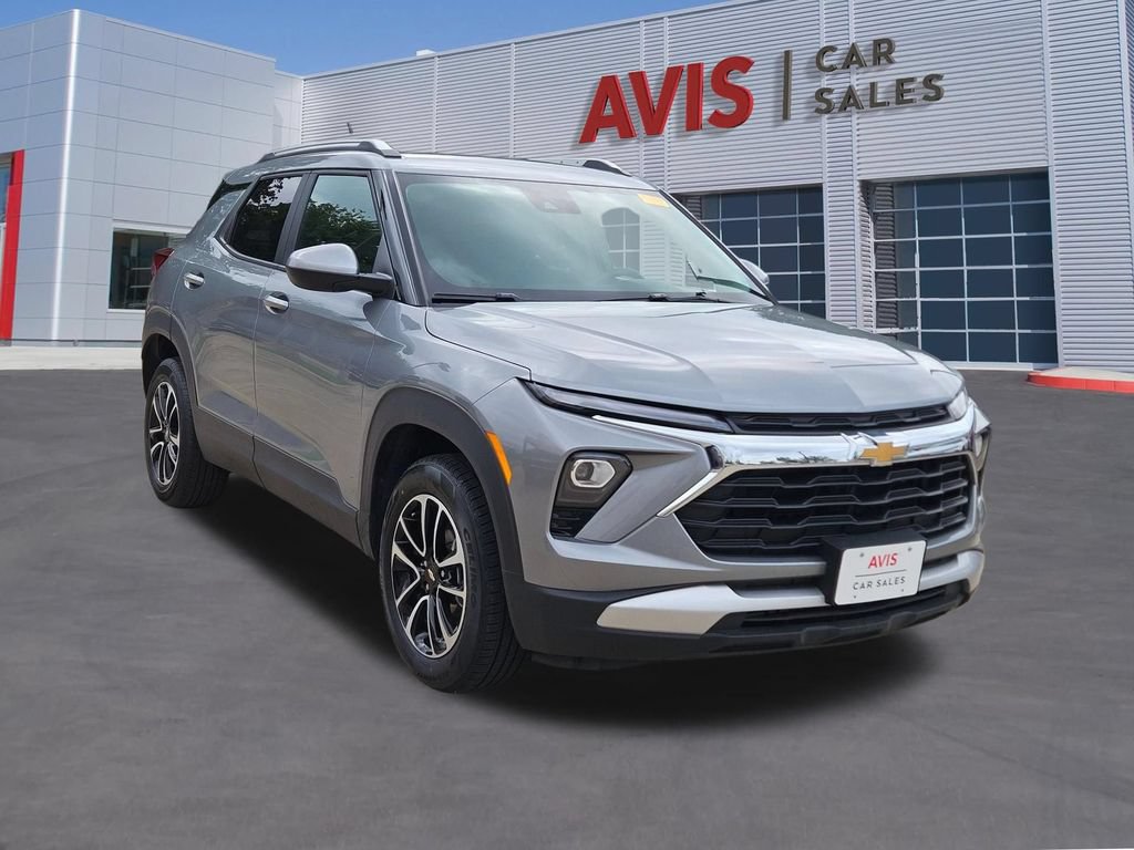 Used 2025 Chevrolet TrailBlazer LT AWD/4WD image 9