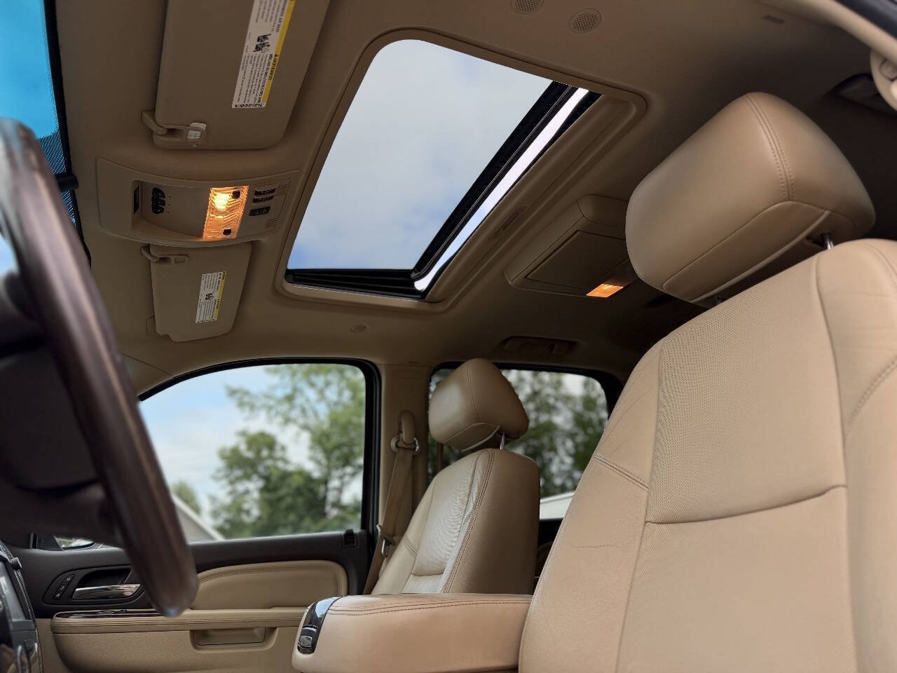 Used 2012 GMC Yukon XL Denali AWD/4WD image 13