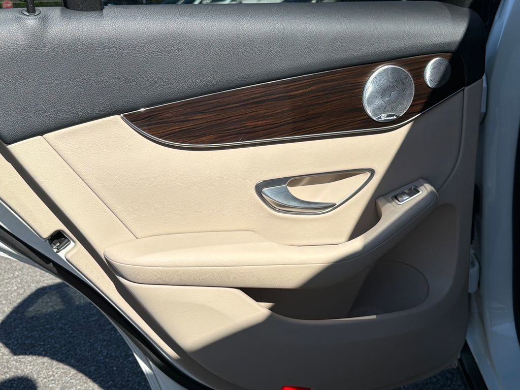 Used 2019 Mercedes-Benz GLC 300 4MATIC image 29